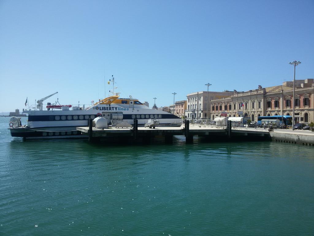 Almaran B&B Trapani Port & City Esterno foto